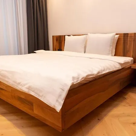 Royal Blue - Poljice 4*